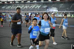 BIB: 527, 52418, 516, 51770
                            <button type="button" onclick="openModal(10465383)" class="btn btn-primary btn-sm float-right btn-popup" data-toggle="modal" data-target=".modal-high-quality">
                        <i class="fas fa-shopping-cart"></i> Add to Cart
                    </button>
                                            <button type="button" onclick="isThisMe(10465383, true)" class="btn btn-success btn-sm float-right btn-popup btn-isme hidden" data-toggle="tooltip" data-placement="bottom" title="นี่คือรูปของคุณใช่ไหม คลิกที่นี่เพื่อเอาเข้าอัลบั้ม">
                        <i class="fas fa-plus"></i> Add to album
                    </button>
                    <button type="button" onclick="isThisMe(10465383, false)" class="btn btn-warning btn-sm float-right btn-popup btn-isnotme hidden">
                        <i class="fas fa-ban"></i> Remove from album
                    </button>